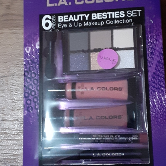 Make up - Picture 2 of 2